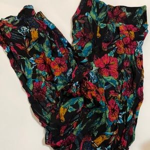 NWT Women’s Mudd Black Floral Pants - X-Small